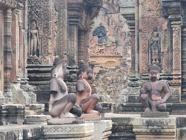  Banteay Srei, a small temple in Siem Reap with extremely detailed carvings. Image Sovichet Tep of Anagata Type.
