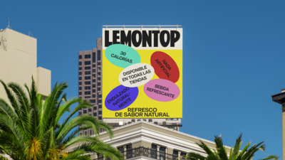 Tipos de letra japoneses dispuestos en una maqueta de diseño digital.