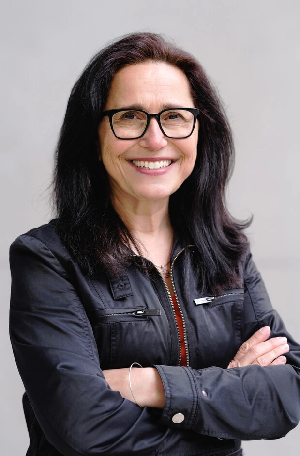 Professional photograph of Karen Brewer.
